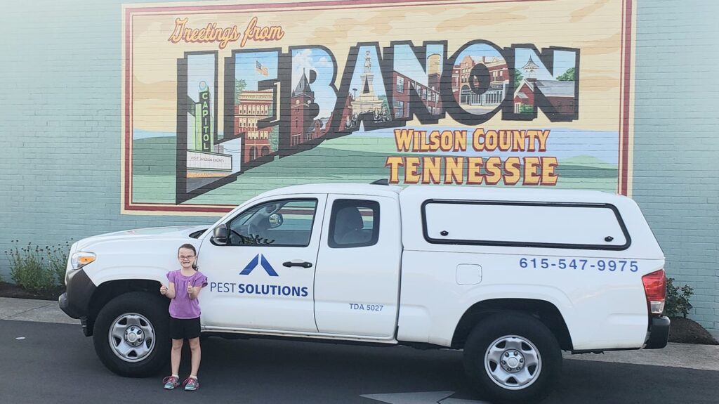 Pest Solutions truck in Lebanon Tennessee